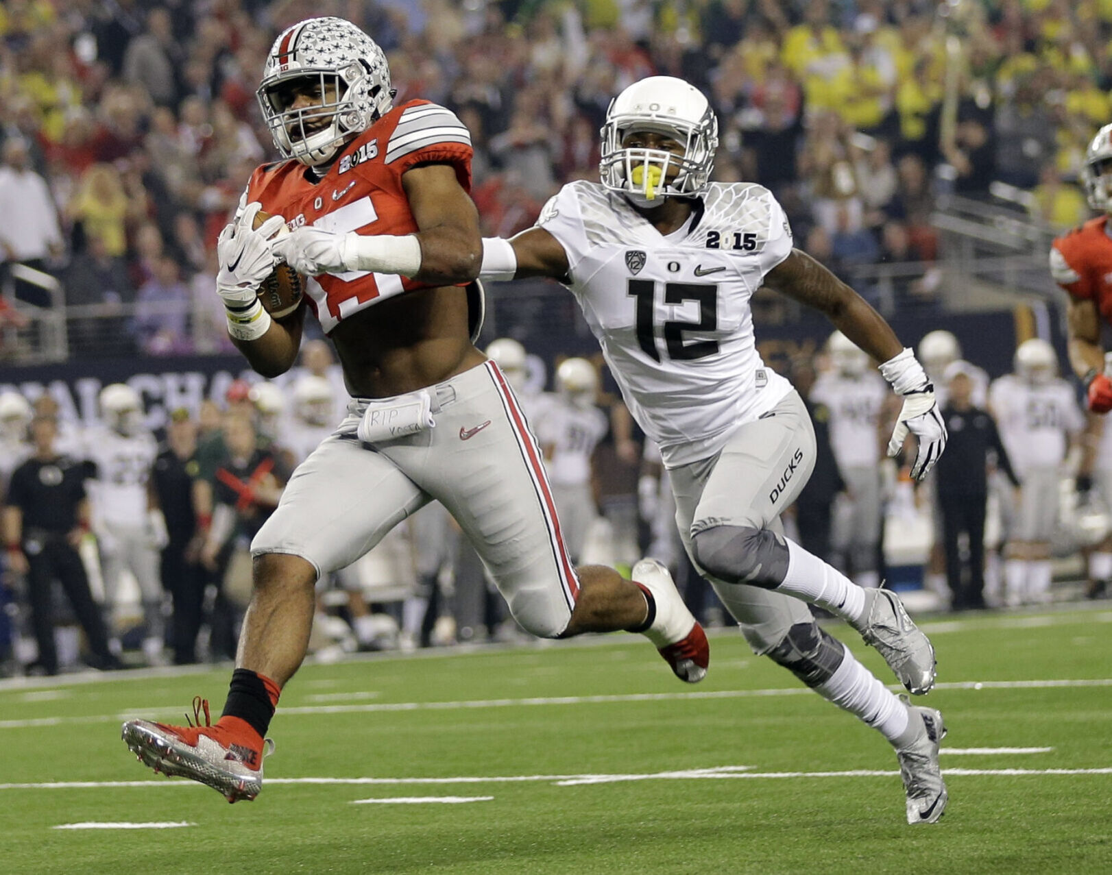 2015: Ezekiel Elliott rushes for 246 yards, four TDs and Ohio State wins national title